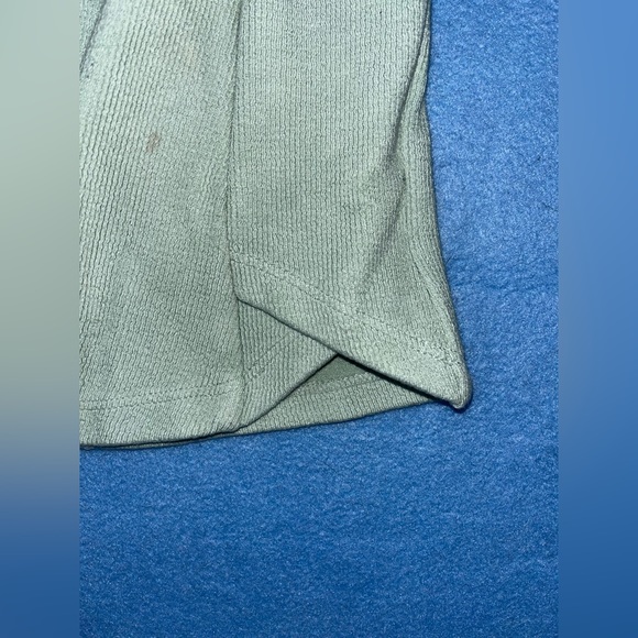 Gymshark Crossover Capris (Medium) - Picture 2 of 6